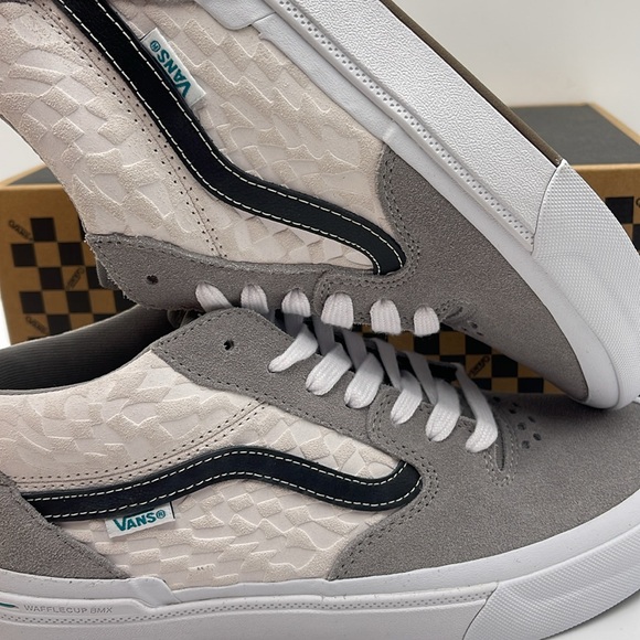 Vans Men’s Bmx Style 114 Peraza Grey/White
VN0A4BXL1XM
Sneakers - Picture 14 of 16